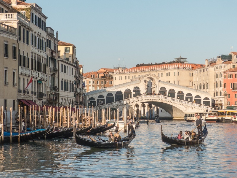 RichardB Rialto Bridge.jpg