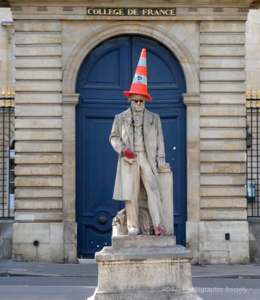 Bollard head