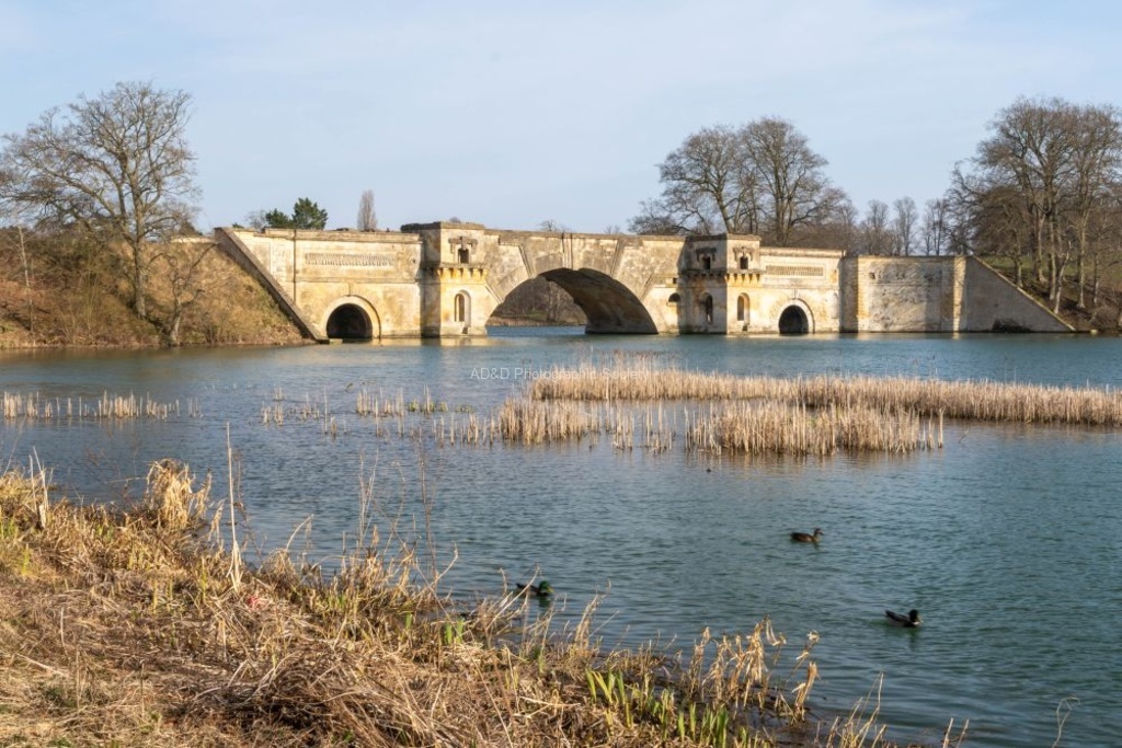 Vanbrugh's Grand Bridge - Lindsey Smith