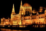 Budapest at night-PaulB.jpg