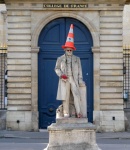 Bollard head