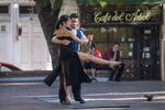Terri Innes - Buenos Aires Street Scene