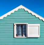 Martyn Pearse - Beach hut sea view