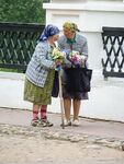 Ian Smith - Flower Sellers In Uglich, Russia